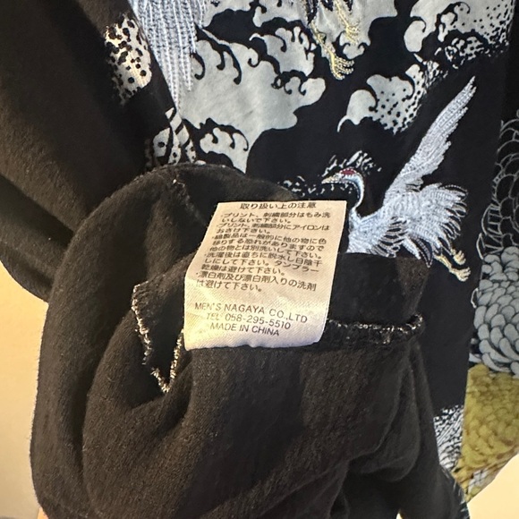 Vintage Japanaese Embroidered Black Graphic T-Shirt - Picture 7 of 7